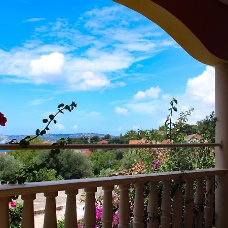 Marinos At Lourdata Village *