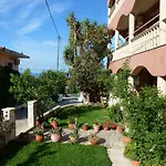 Marinos At Lourdata Village Appartement