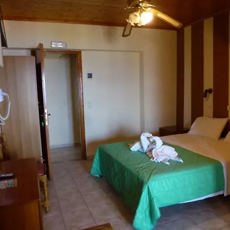 Marinos At Lourdata Village *